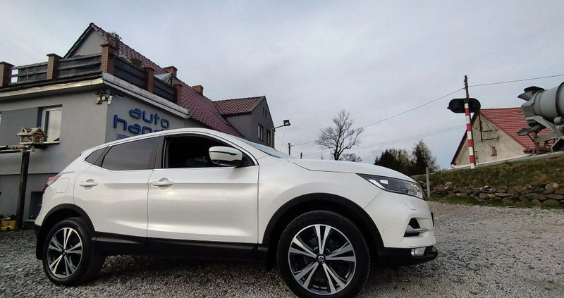 Nissan Qashqai cena 72900 przebieg: 112447, rok produkcji 2019 z Przysucha małe 56